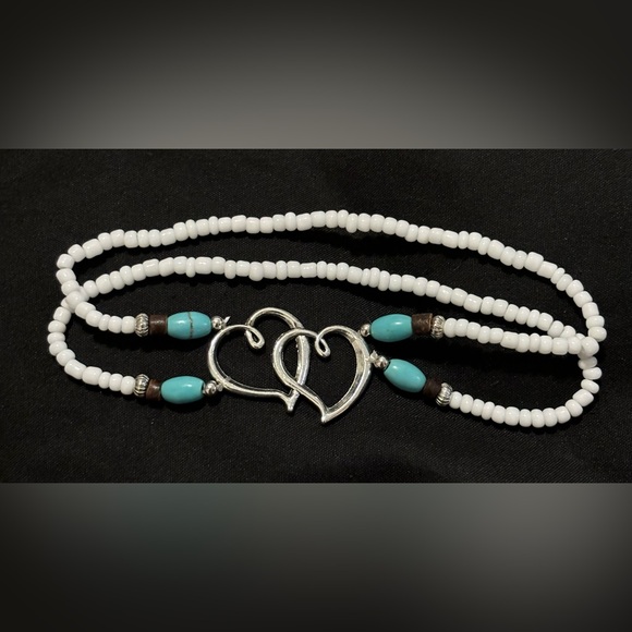 White & Silver Heart Bracelet - Picture 2 of 3